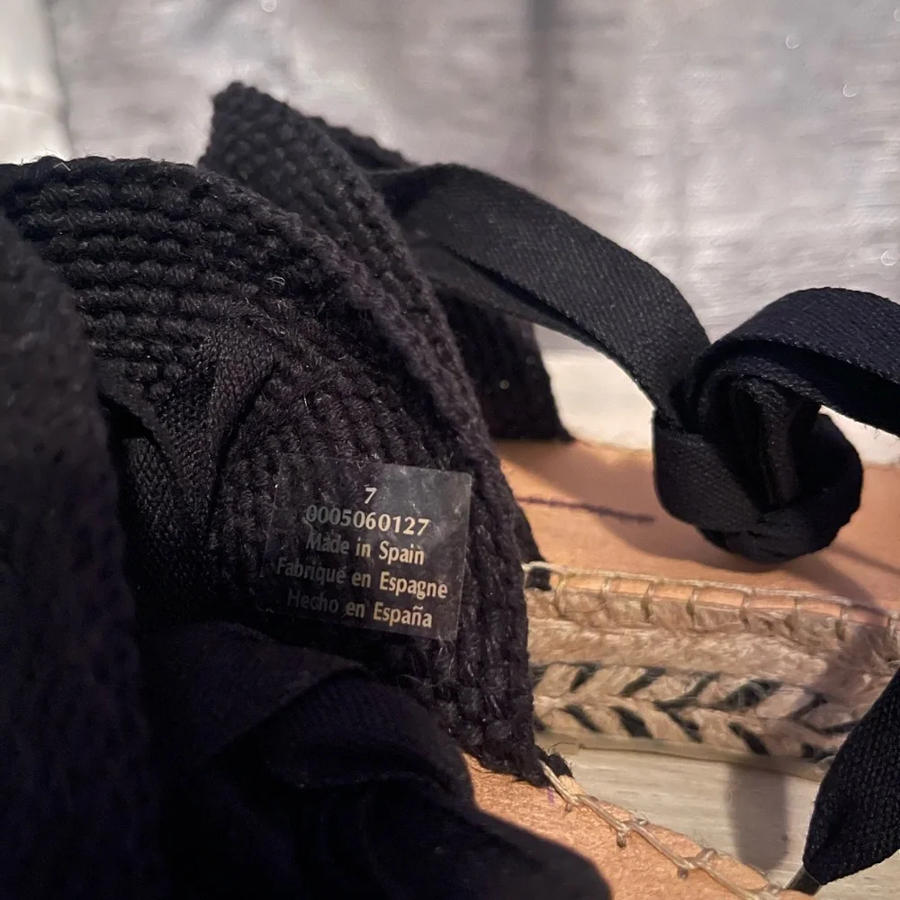 Free People Island Time Wrap Espadrille Sandal  Black/Tan Size 7 NIB - Picture 7 of 8